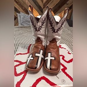 Tin haul leather boot’s between two thieves colection